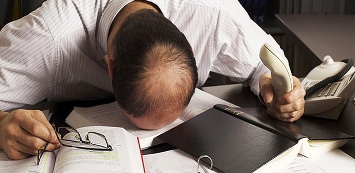   غريب : بين 4 و 5 آلاف موظف عمومي يتقاضون مرتباتهم  دون مباشرة العمل ؟